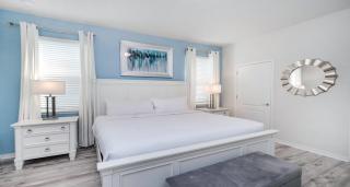 Family Fun: Pool, Spa, Games in Luxury Resort - 2