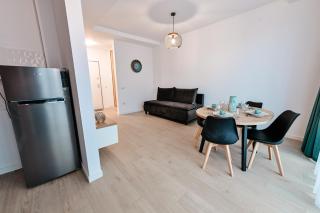 Nova Lake Retreat - Mamaia - 3