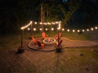 Sevierville 4BR Cabin with Game Room,Hot Tub, Firepit - 9