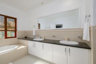 San Lameer Villa 14209 - 4 Bedroom Deluxe - 8 pax - San Lameer Rental Agency - Southbroom - 8