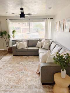 Hale Moana Retreat AC Walk to Ocean and Spacious Family Stay - 7