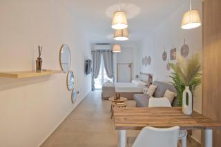 Silia Spotless Fully Renovated Studio - 0