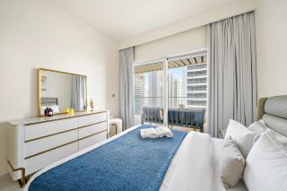 Beachfront 2BR Grand Bleu Luxe Near Dubai Palm & Marina Hotspots - 1