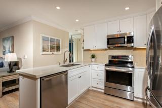 Oceanside Beach Condos - Oceanside - 9