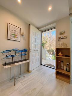 Versailles One Garden Villa Full Floor Suite - 5