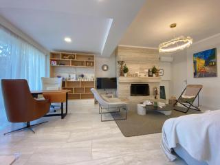 Versailles One Garden Villa Full Floor Suite - Koropíon - 7