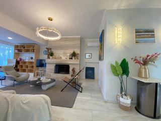 Versailles One Garden Villa Full Floor Suite - Koropíon - 2