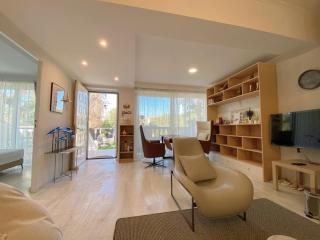 Versailles One Garden Villa Full Floor Suite - Koropíon - 4