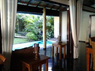 Villa Jati - Private Poolside Villa Central Lovina - Lovina - 4