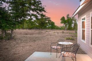 Luxury Cottage with Views Fireplace & Grill! - Fredericksburg - 6
