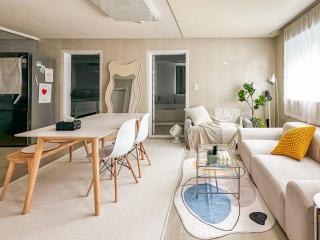 the ANUK House #Jangji Area 3 minutes #Wide 2 rooms 3rd floor #Air conditioner in each room #Airport bus #Jamsil #Lotte World #KSPO #Seokchon #COEX #Suseo SRT - Seoul - 8