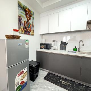 luxurious three bedroom apartment with swimming pool fully equipped gym ample parking space children playing ground area and amazing scenic views - Nairobi - 9
