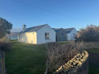 Frontline Beach House access via private steps - Balnacart - 0