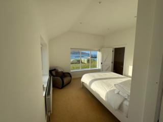 Frontline Beach House access via private steps - Balnacart - 1