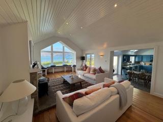 Frontline Beach House access via private steps - Balnacart - 7