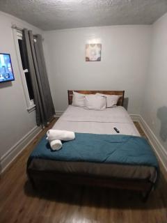 Z & Z APARTMENt 4 - Newark - 0