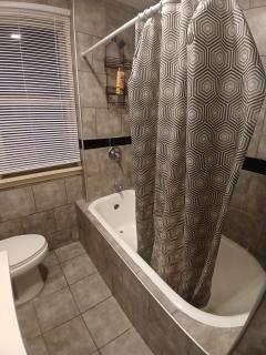 Z & Z APARTMENt 4 - Newark - 9