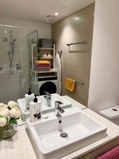 Lonsdale St Luxury CBD Family Apartment with FREE PARKING - Melbourne - 7