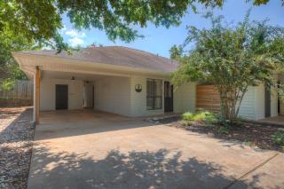 Wanderlust #4 | Hot Tub | Shared Outdoor Space - Fredericksburg - 1