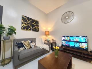 Uptown BGC Spacious 1BR Unit by Terravista - Seville Suite - Manila - 2