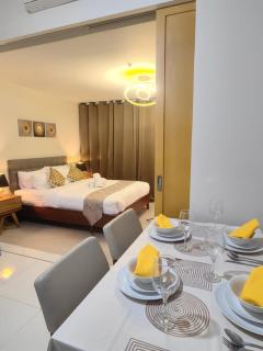 Uptown BGC Spacious 1BR Unit by Terravista - Seville Suite - Manila - 1