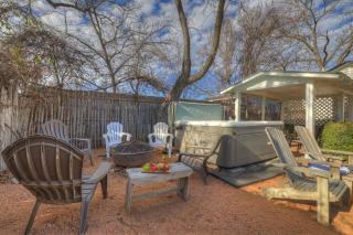 Leicht Haus Hot-Tub & Fire Pit, 5 blks to Marktplatz! - Fredericksburg - 4