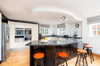 Oak Cottage, HS2, NEC, BHX, M42, Family Gatherings, Contractors, Relocators - Birmingham - 3