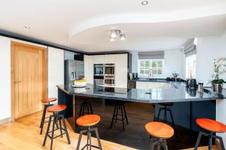 Oak Cottage, HS2, NEC, BHX, M42, Family Gatherings, Contractors, Relocators - Birmingham - 2