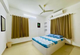 Veu Ragamalika Apartment with Fully Equipped Kitchen, Balcony & Caretaker - 5