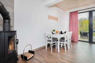 Piekny Domek Koralowy w Lubkowie by Renters Prestige - Lubkowo - 1