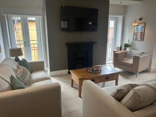 St Annes Spacious Apartment - St Anne's-on-the-Sea - 0
