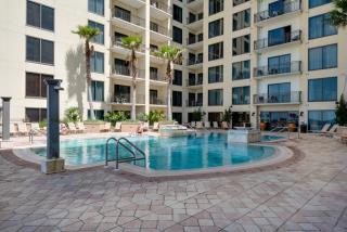 Across From The Beach! Near Pier Park & Dining! Sleeps 6! 2 BR / 2 BA! - 6