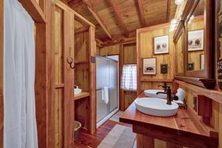 Texas Sawmill Cabin w/Hot-tub, Pet-Friendly, Minutes to Downtown! - Fredericksburg - 4