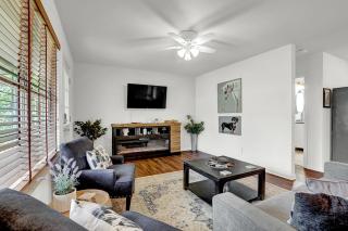 Gorgeous Bluebonnet House with Deck and Fire Pit - Fredericksburg - 4