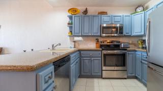 Laughing Seagull Spacious Ultimate Oasis Oceanfront - 5