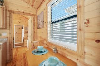 Charming Casita Right on Main St - Fredericksburg - 8