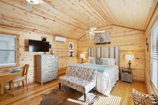 Charming Casita Right on Main St - Fredericksburg - 6