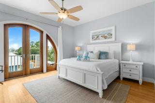 Beach Bay Getaway! Bayfront 4BR 4BA House Sleeps 12 Private pool Boat dock - 9