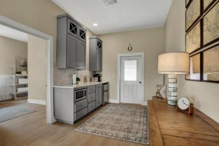 Luxury Ranch w/Pool-Hot tub-Near Fred! - Fredericksburg - 9