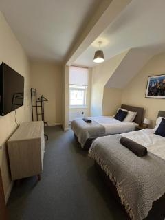 2 Bedroom Apartment in Swindon Town Centre - Swindon - 3