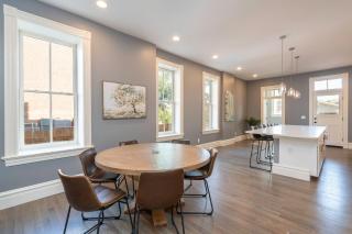 Parkside Comfort | JZ Vacation Rentals - Tower Grove - 5