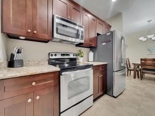 Ground Floor 2 BDR with Garage! Heated Comm Pool! - 1