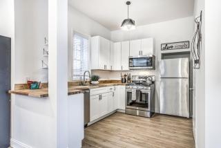 Hidden Gem | JZ Vacation Rentals - Tower Grove - 2