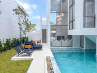 Sleek 3BR Pool Villa by the Sea - Ban Pak Lak - 0