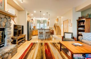 Village Point 101 - 2