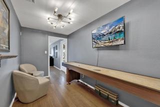 Henley-Lux Tiny Home-Hot Tub-Fire Pit - Fredericksburg - 4