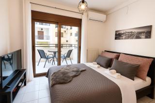 Elegant Central Studio with Balcony & WiFi Fiber - Thessaloniki - 0