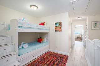 Spacious Waterfront Townhome - Just A Short Walk to Pier Park - 7