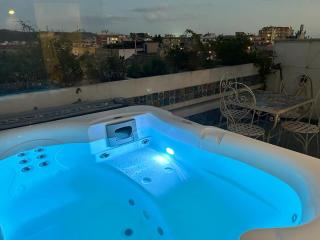 "Bea's Terrace" - Private Jacuzzi and panoramic rooftop in the City Centre - 9