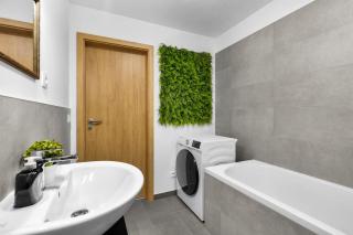 BNB Apartment near BTS Airport - 2